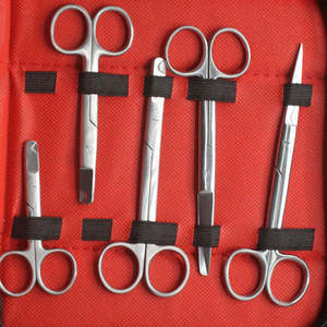 Kit de 9 Tijeras de Sutura para Entrenamiento, Instrumentos Quirúrgicos para Cirugía Menor y Disección, Juego de Tijeras de Acero Inoxidable con Estuche de Cuero - Product Image 4