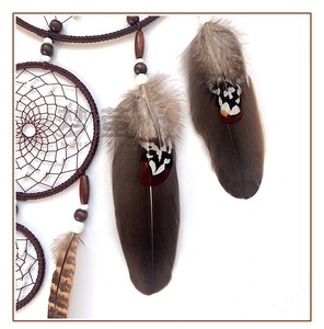 Attrape-rêves bohème mural en plumes, décoration circulaire artisanale, cadeau en bambou et rotin, motif vertical – Fête des Mères - Product Image 3