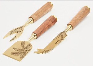 Juego de cuchillos de queso con diseño de hoja de grabado de oro y Metal más vendido con mango de madera a bajo precio - Product Image 5