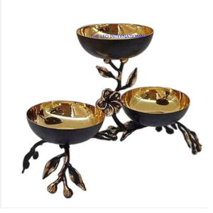 Bol décoratif rond en forme de fleur plaqué or Bol de table royal en métal aluminium et acier inoxydable - Product Image 3