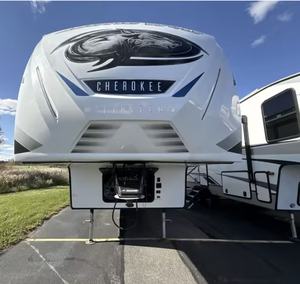 Caravane RV d'occasion 2021 F-o-r-e-s-t R-i-v-e-r A-r-c-t-i-c W-o-l-f 3550S-U-I-T-E 4x4 pour voyages - Product Image 1