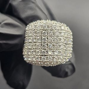 Anillo de Lujo con Diamante Moissanite de Corte Redondo VVS, Estilo Hip Hop, Plata de Ley 925 con Baño de Rodio, para Uso Unisex - Product Image 1
