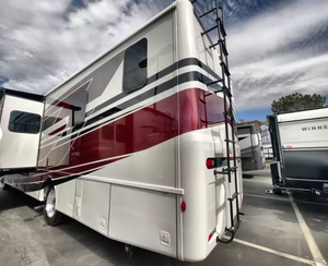 Super Offre : Camping-car Neuf ou d'Occasion 2024/2023 Newmars Bay Star 3609 Classe A pour Aventures Familiales sur Route - À Vendre - Product Image 3