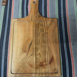 Planche à découper épaisse multifonctionnelle pour la cuisine, planche à servir en vrac, planche à découper en bois d'acacia avec poignée en provenance d'Inde à vendre - Product Image 1