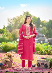 Colección Premium Roman Con Codificación Bordado Kurti Pant Y Dupatta Mujer Fabricante De Moda De Surat A Precio Mayorista - Product Image 4