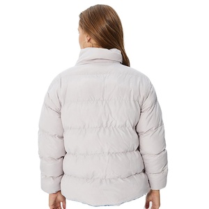 Veste décontractée pour femme avec logo personnalisé, design à col zippé, veste longue confortable et chaude pour l'hiver - Product Image 3