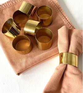 Rond de serviette en métal élégant, artisanal, au look antique et durable, pour table de mariage avec un design décoratif haut de gamme - Product Image 6