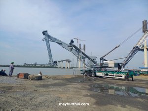 Reliable Ship Unloader High Efficiency Bulk Cargo <b>Handling</b> Equipment for Fast <b>Material</b> Transfer in Port Operations - Product Image 3