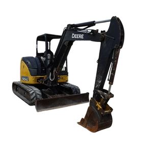 Miniexcavadora John Deere 50G confiable con flujo hidráulico de 31.7 GPM y diseño de giro de cola cero para sitios de trabajo estrechos - Product Image 5