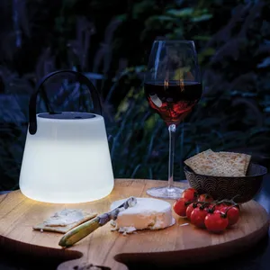 Lampe d'éclairage extérieur solaire durable SolarGlow, gadgets écologiques, alimentation solaire - Product Image 2