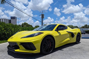 Envío Inmediato: Auto Eléctrico Stingray 2023 con Tracción Trasera, Caja de Cambios Automática, Asientos de Cuero, Cámara Trasera, Emisión Euro NEDC, Potencia de 300-400 CV - Product Image 6