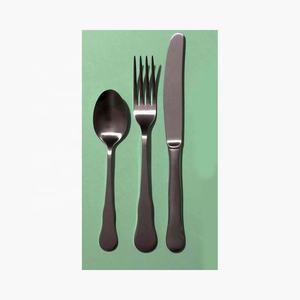 Vente en gros de couverts noirs avec logo personnalisé avec poignée d'extrémité solide au design fait main Ensemble de couverts à l'aspect unique et moderne - Product Image 3