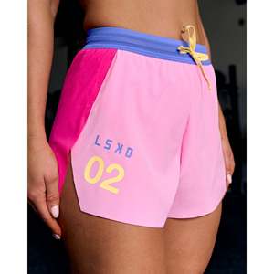 Pantalones Cortos Deportivos Accelerate 3 para Mujer - Ultra Rosa con Decoración de Diamantes de Imitación, Spandex, Estilo Biker - Product Image 1