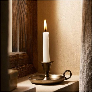 Portavelas cónico de Metal decorativo moderno acabado en oro antiguo para el hogar y la decoración de mesa de Navidad portavelas - Product Image 3
