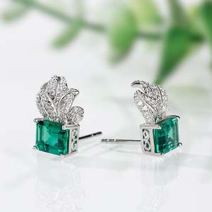 Boucles d'oreilles pendantes Jeulia plaquées or vintage avec perles d'améthyste et accents de diamants - Product Image 6