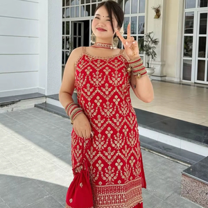 Conjunto de Kurti Sharara Corto de Georgette Sintética de Moda con Bordado de Lentejuelas Pesadas - Product Image 1