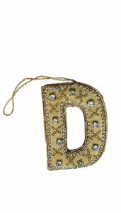 Adornos Navideños de Alfabeto Dorado Zardosi Hechos a Mano, Letra Inicial de Terciopelo con Cuentas, Decoración Colgante Personalizada para Bodas - Product Image 5