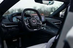 Chevrolet Corvette Z06 Cabriolet 2024, transmission intégrale, faible kilométrage, turbo, intérieur cuir, boîte automatique, conduite à gauche, essence - Product Image 4