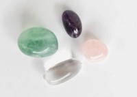 Kit de Cristales del Zodíaco Piscis Premium al por Mayor con Pulsera de 8mm, 4 Piedras Pulidas y Tarjeta, Cristales Curativos para Yoga y Meditación