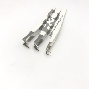 แหนบถอนขนตามิติกันแม่เหล็กแบบมืออาชีพแหนบขนมิงค์สีฟ้าขาวปลายเฉียงออกแบบได้ตามต้องการโลโก้ได้ตามต้องการ - Product Image 6