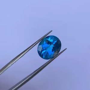 Topacio Azul Natural, Piedra Suelta al por Mayor, Gema Premium de 5.95 Quilates, 10x12mm para Exportación - Product Image 1