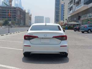 ซีวิค ปี 2023 4.5 ลิตร ซีดาน ขับเคลื่อนสี่ล้อ เกียร์อัตโนมัติ พวงมาลัยซ้าย 400 แรงม้า เครื่องยนต์เบนซินธรรมดา เบาะหนัง ภายในสีเข้ม หลังคาซันรูฟแบบพาโนรามา 360 องศา - Product Image 5