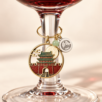 Breloques personnalisées en métal émaillé pour verres à vin, style traditionnel et moderne, Feng Shui, marqueurs de verres personnalisés avec logo, étiquettes de verres à vin de forme personnalisée