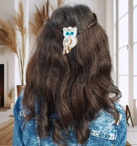 Pinzas para el pelo bordadas a mano hechas a medida para niños en diseño de estrella de mar también se pueden utilizar para fines de reventa. - Product Image 2
