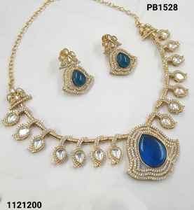 Conjunto de collar de perlas de Gargantilla Kundan y piedra dorada de Kundan tradicional de lujo indio con conjunto de pendientes a juego y conjunto de joyería para niña - Product Image 2