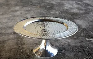 Exhibidor de Pasteles de Hierro Reutilizable con Textura Martillada y Fácil Montaje para Servicios de Catering y Servicio de Alimentos a Precio de Exportación - Product Image 4