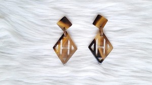 Pendientes clásicos de cuerno de media luna con alas de corte princesa Diseño elegante hecho a medida - Product Image 3