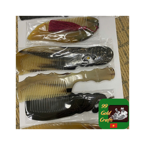 Peigne en corne de buffle poli à la main de qualité supérieure fournisseur peigne naturel pour coiffure barbe toilettage peigne lisse pour le marché de détail - Product Image 3