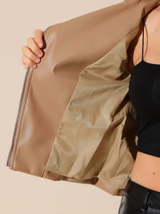 Chaqueta de cuero de otoño invierno personalizada de tendencia superior para mujer con cuello vuelto sólido mangas completas y forro de satén transpirable - Product Image 5