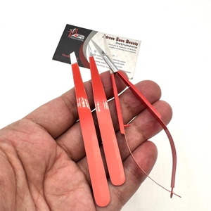 Pince à sourcils plaquée oblique Ombre rouge Pince à sourcils avec logo personnalisé de qualité supérieure avec ciseaux à cils à ressort - Product Image 5