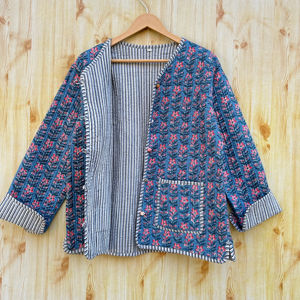 เสื้อแจ็คเก็ตผ้าฝ้ายพิมพ์ลายบล็อกแบบอินเดียสำหรับผู้หญิง ลายดอกไม้ สวมใส่สบาย ติดกระดุม ใส่ได้ทุกฤดู ผ้าเจอร์ซีย์แบบกลับด้านได้ - Product Image 1