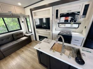 Nuevo F-o-r-e-s-t R-i-v-e-r Sabre 36F-L-X 2026 - Product Image 6