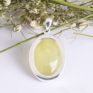 Colgante de Piedra Prehnita de piedras preciosas naturales, de oro amarillo colgante de plata de ley 925, joyería hecha a mano - Product Image 4