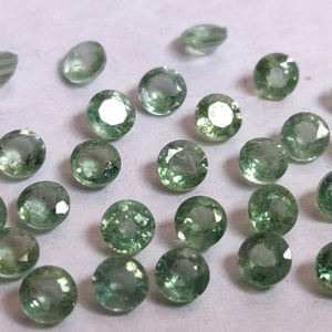 Kyanite de menthe verte Rare naturelle ronde de 4 mm à 6 mm facettes de bonne qualité Kyanite de menthe verte Rare - Product Image 5