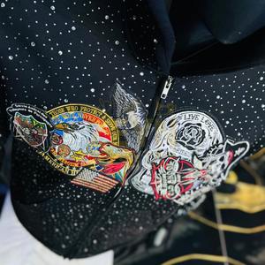 เสื้อฮู้ดพิมพ์ลายคริสตัลคุณภาพสูง พร้อมปักลายสำหรับผู้ชาย สไตล์สตรีทแวร์ ทรงโอเวอร์ไซส์ ซิปหน้า แต่งผ้าปะติด ล้างสีแบบแอซิดวอช - Product Image 2