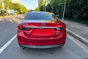 Mazda Atenza d'occasion, berline à traction avant, 5 sièges en cuir, boîte de vitesses automatique, conduite à gauche, caméra de recul, intérieur clair, pneus R17, toit ouvrant - Product Image 4