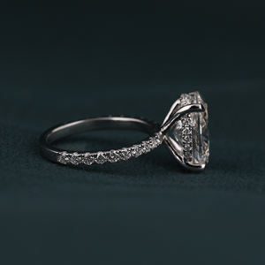 Anillo de diamante cultivado en laboratorio de plata de ley, juego de pavé de Halo oculto, compromiso de corte ovalado de estilo clásico con certificado IGI, su regalo - Product Image 5