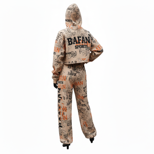 Conjunto Deportivo de Felpa de Algodón y Poliéster Premium para Mujer, 300 GSM, Tela Suave, Color Beige, Estampado Completo, Logotipo Personalizado, Tallas Grandes - Product Image 5