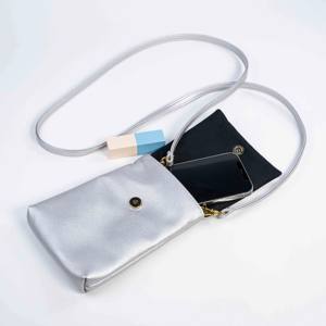 Mochila de cuero para mujer con cierre de cremallera personalizable de gran capacidad con almacenamiento de logotipo y maquillaje - Product Image 4