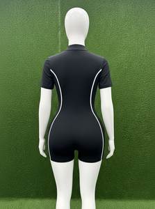Combinaison de yoga noire sans coutures pour femme, manches courtes, demi-zip, surpiqûres contrastées, tenue de sport - Product Image 3