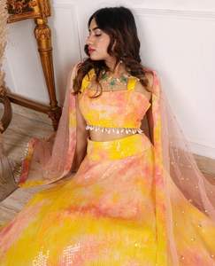 เสื้อเชิ้ตผู้หญิงผู้หญิงรุ่นล่าสุดของ Ghaghra Choli,เสื้อเบลาส์ Lehenga Choli พิมพ์ลายดิจิตัล - Product Image 1