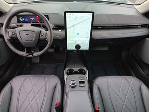 ฟอร์ด มัสแตง มัค-อี ซีเล็ค ไฟฟ้า ขับเคลื่อนสี่ล้อ ปี 2024 มือสอง - Product Image 5