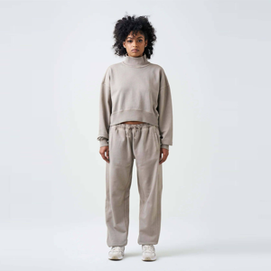 Ensemble de survêtement d'hiver élégant pour femme en polaire à capuche – Tenue deux pièces unie brodée, imperméable, douce et confortable pour les loisirs - Product Image 2