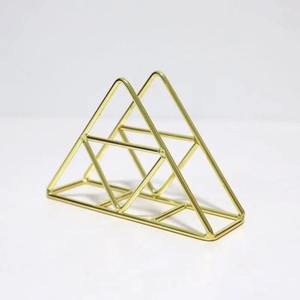 Porte-serviettes en métal de marque Artistique fait à la main Pièce unique et durable Parfait pour les restaurants, les hôtels et les salles à manger - Product Image 3