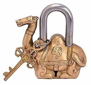 TQC Eco-Friendly Camel Shaped Brass <b>Padlock</b> with Two Keys Polished Finish High Quality Handmade Japandi Design Outdoor Use - Product Image 6