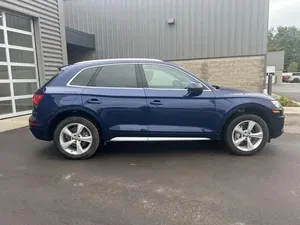 2020 Audi Q5 45 Premium - Product Image 4